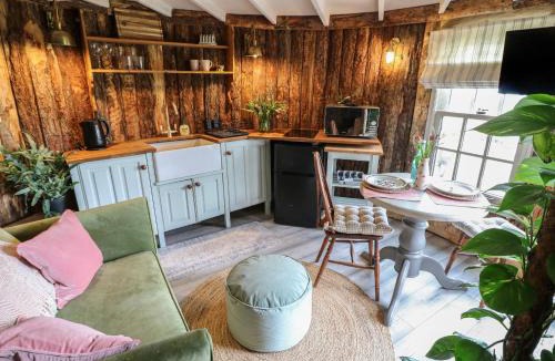 Rugeley House | The Lazy Squire by The Water