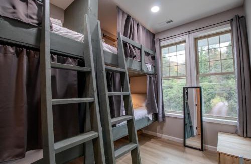 Woodfin Hostel | The Lazy Tiger Hostel