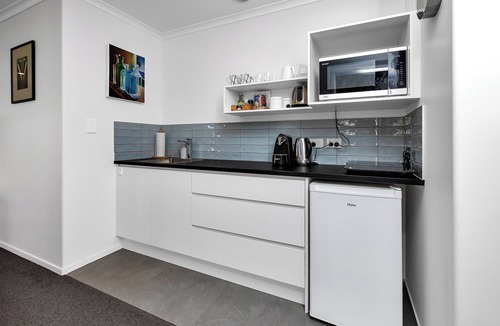 One Tree Point House | The Leading Light - One Tree Point Holiday Home