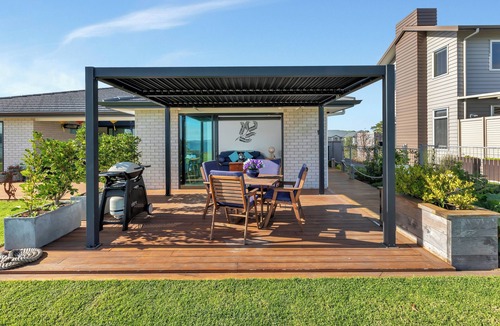 One Tree Point House | The Leading Light - One Tree Point Holiday Home