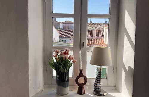 Loix House | The leaning house