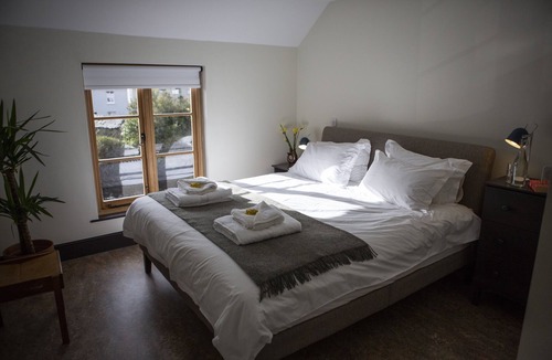 Clearbrook Hotel | The Leaping Salmon