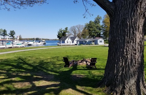 Alexandria Bay House | The Ledges Resort and Marina, Sparrow