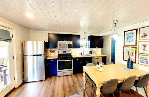 Alexandria Bay House | The Ledges Resort and Marina, Gatehouse 2