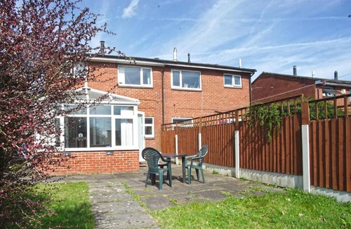 Leigh House | The Leigh Nest