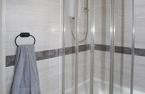 Leigh House | The Leigh Nest