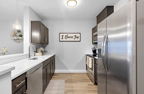 Harrison Apartment | The Lennox Stay - Luxury Apartment/Free Parking