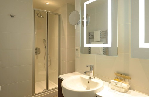 Richmond-upon-Thames Hotel | The Lensbury Resort