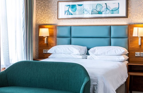 Richmond-upon-Thames Hotel | The Lensbury Resort