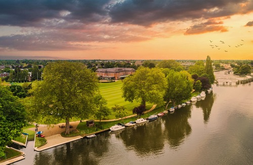 Richmond-upon-Thames Hotel | The Lensbury Resort