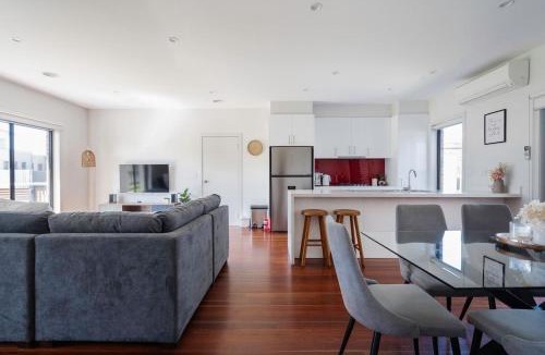 Rosebud House | 'The Leon' A Family Friendly Coastal Abode