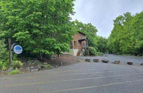 Lexington House | The Lewis #25 - The Cabins at Lexington