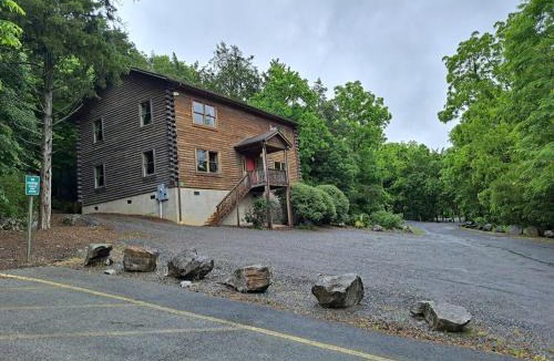 Lexington House | The Lewis #25 - The Cabins at Lexington