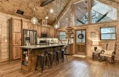 Ellijay Cabin | The Liberty Lookout II | Ellijay, Ga