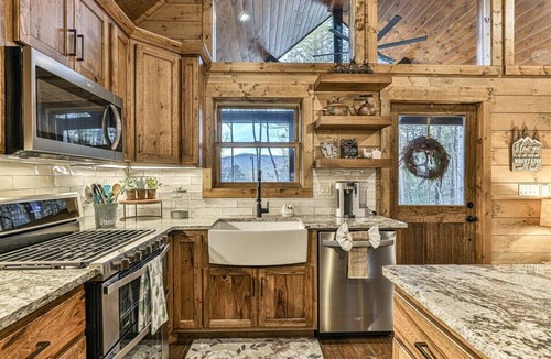 Ellijay Cabin | The Liberty Lookout II | Ellijay, Ga