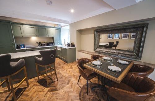 Fremington House | The Library Suite