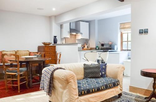 Wooburn Moor House | The Library Suite