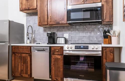 Sedalia Apartment | The Library