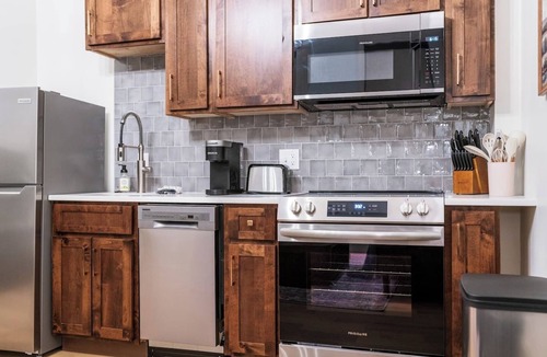 Sedalia Apartment | The Library