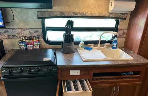 Hawley Cabin | The Light & Cozy Glamper