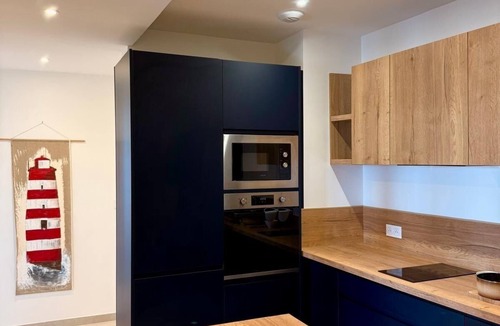 Saint-Valery-en-Caux Apartment | The lighthouse facing the sea