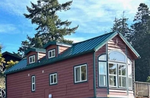 Gold Beach Cabin | The Lighthouse Cabin #60