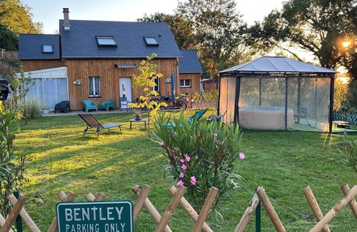 Berville-sur-Mer House | The Lighthouse houses