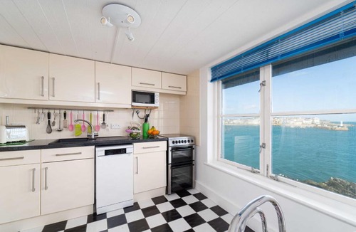 St Ives House | The Lighthouse