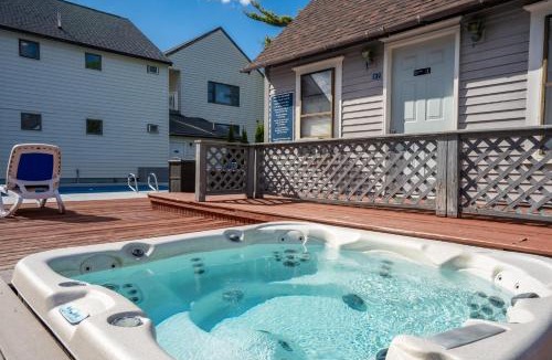 York Beach Hotel | The Lighthouse Inn & Suites