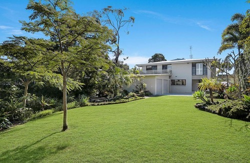 Noosa Heads House | The Lighthouse, Noosa Hill