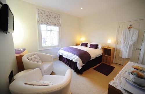 Thurlow Park Bed & Breakfast | The Lilac Door
