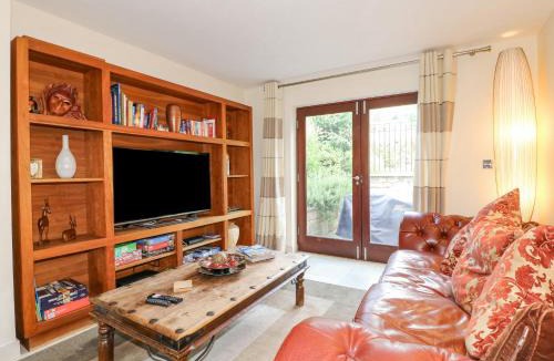 Darley Dale House | The Lillies