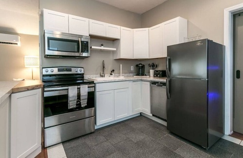 Sylvan Beach Apartment | The Lilly Pad Charming 1BR Walk to Sylvan Beach