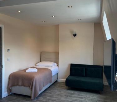 Walworth Apartment | The Lily Aparts