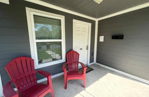 University House | The Lily House-close To Everything You Need!