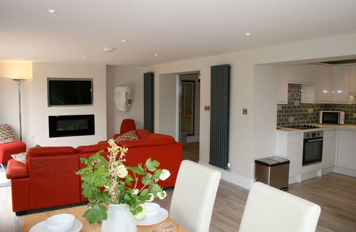 Bidford-on-Avon Apartment | The Lily Pad Riverside Apartment