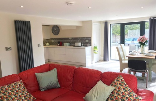 Bidford-on-Avon Apartment | The Lily Pad Riverside Apartment