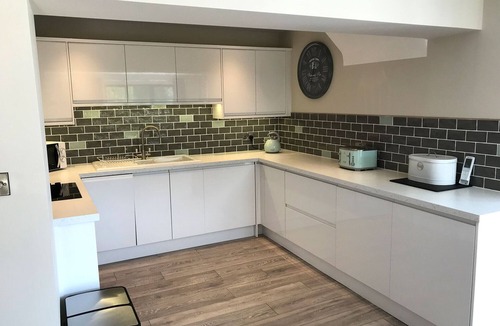 Bidford-on-Avon Apartment | The Lily Pad Riverside Apartment