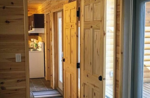 Kenora House | The Lily Pads Cabin - Lakewood Park Cabins