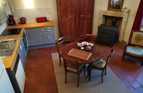 Sennevieres House | The lime tree lodge, a cocoon in lush greenery.