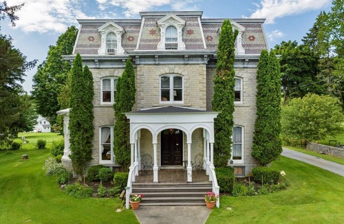 Cherry Valley House | The Limestone Mansion - Historic Elegance- Breakfast Included!