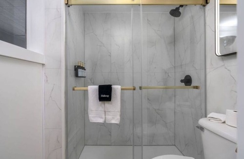 Ellicottville Cabin | The Lincoln Boutique Motel- Upper Deluxe King #7