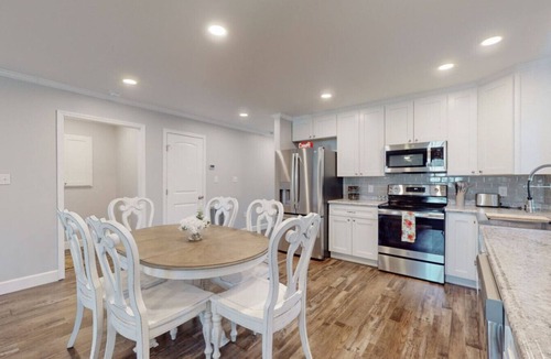 Fayetteville House | The Lincoln | Downtown Dreamin`