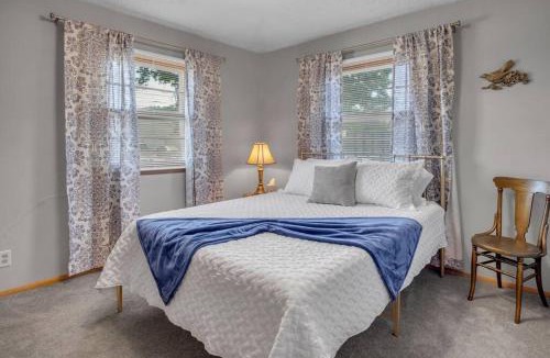 Hillsboro House | The Lincoln Street Landing
