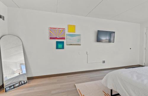 Cedar Falls Apartment | The Lindell Motor Lodge