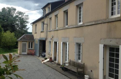 Saint-Yrieix-les-Bois House | The Linden House