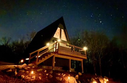 Ironton Cabin | The Linkin: a cozy mountain cabin w/king bed