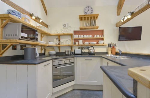 Westleigh Cottage | THE LINNEY, pet friendly, with open fire in Littleham, North Devon