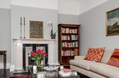 Newark Bed & Breakfast | The Lions