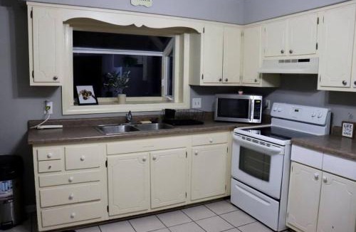 Fox Valley Apartment | The Little Amazon